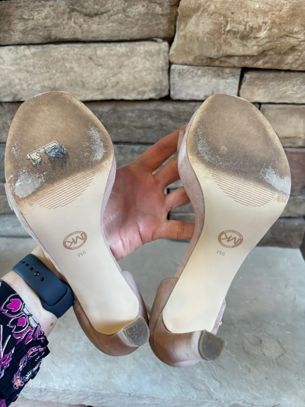 Michael Michael Kors sz 9 tan suede heels